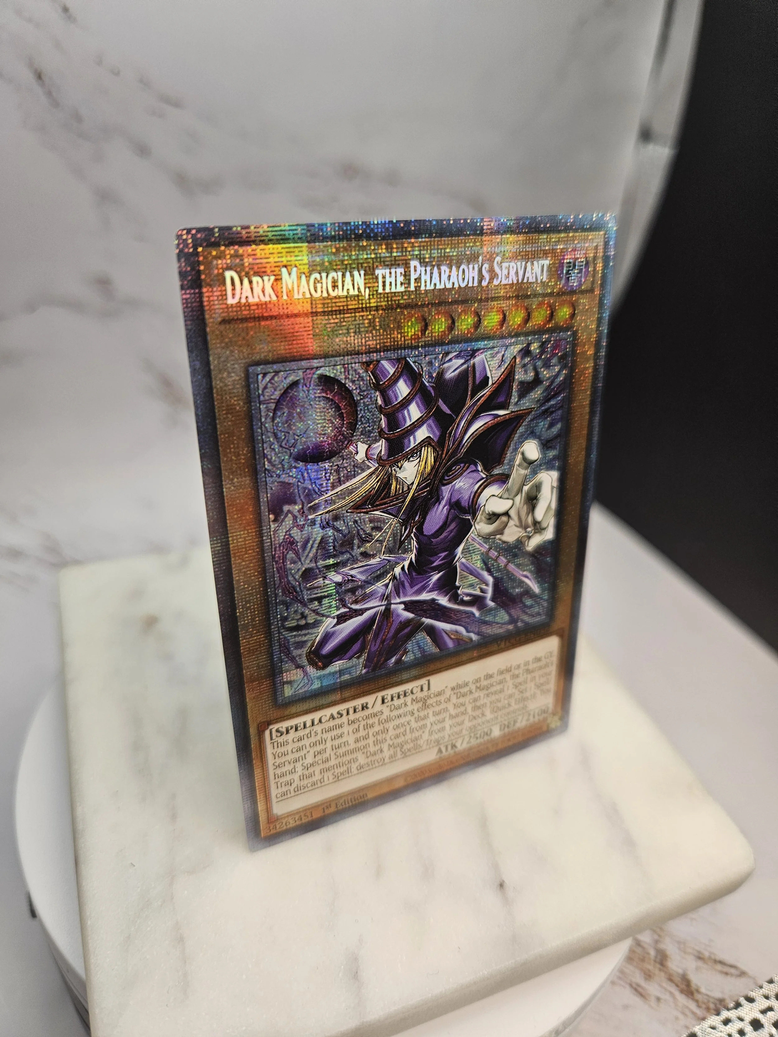 Dark Magician, the Pharaoh's Servant (TCG Version: LOCH-JP001